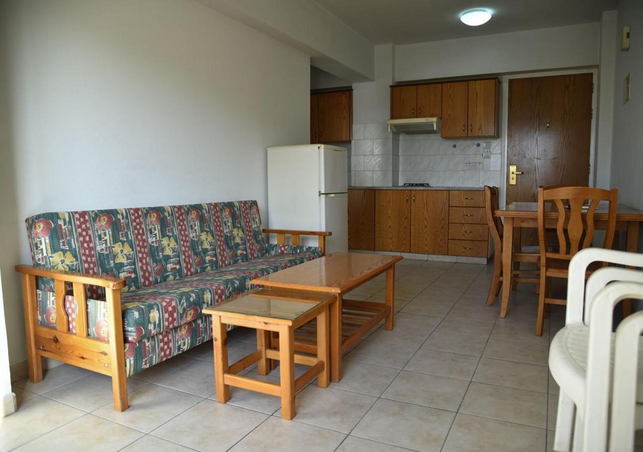 Elysso Apartments Larnaca Dış mekan fotoğraf